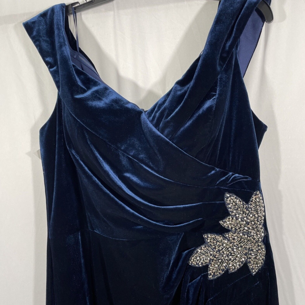 New Alex Evenings [ 18 Regular ] Off Shoulder Velvet Gown In Blue — image 7 of 8